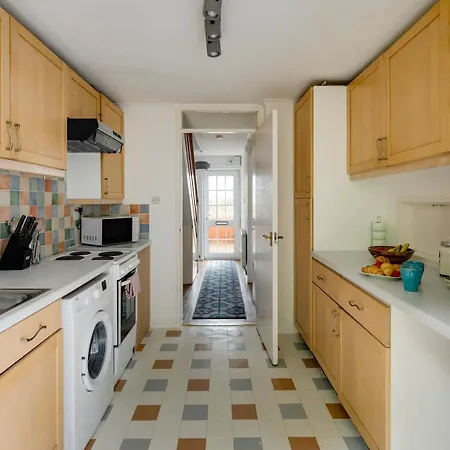 Private 2Bed-Parking-Sleeps5-By Fabaccommodation Bristol Exterior photo