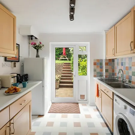 Private 2Bed-Parking-Sleeps5-By Fabaccommodation Bristol Exterior photo