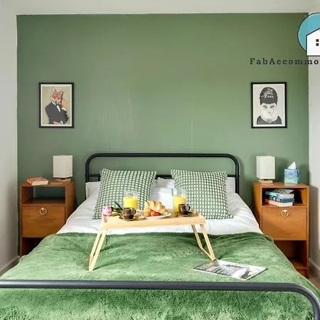Private 2Bed-Parking-Sleeps5-By Fabaccommodation Bristol Exterior photo
