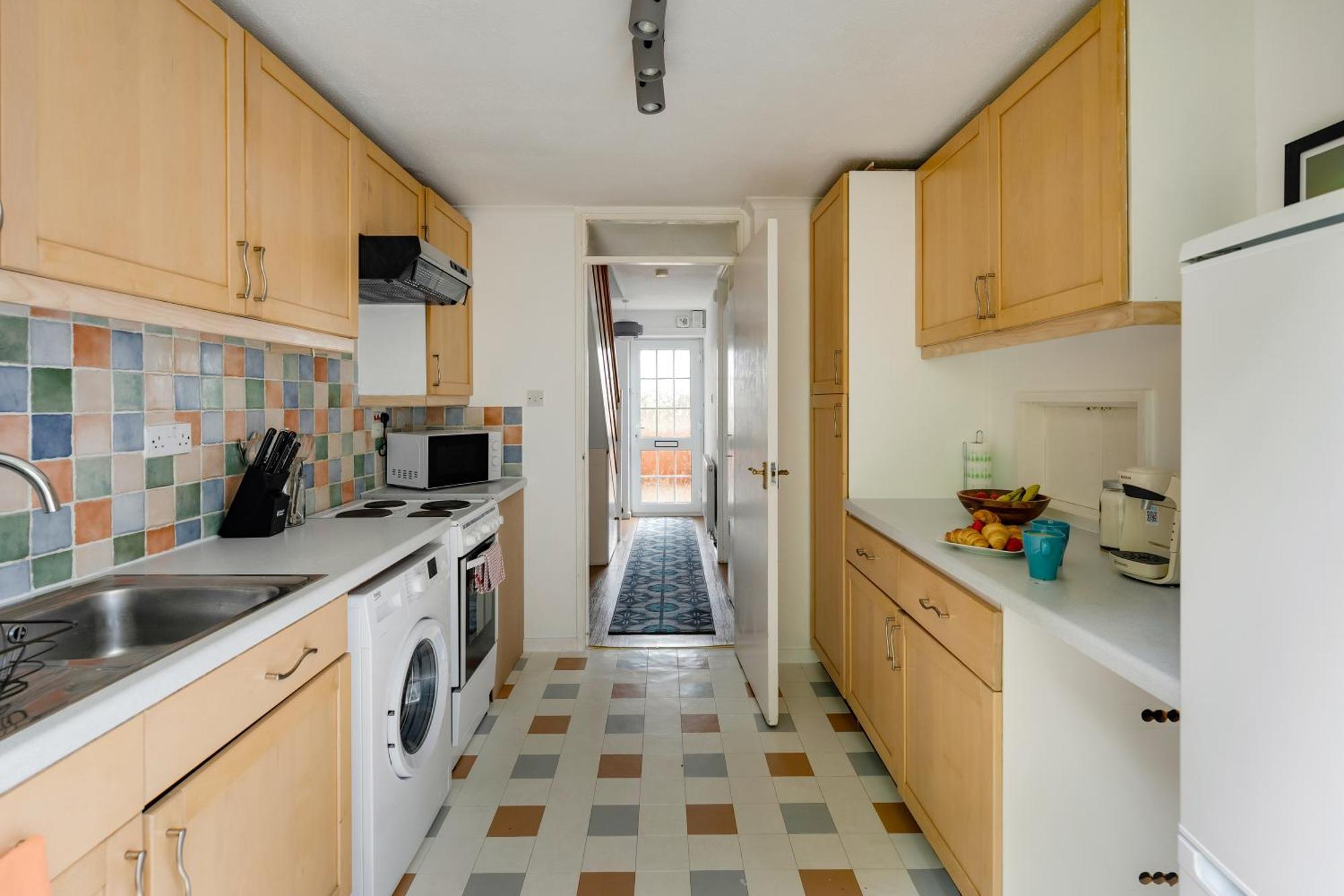 Holiday home Private 2bed-parking-sleeps5-by Fabaccommodation Bristol