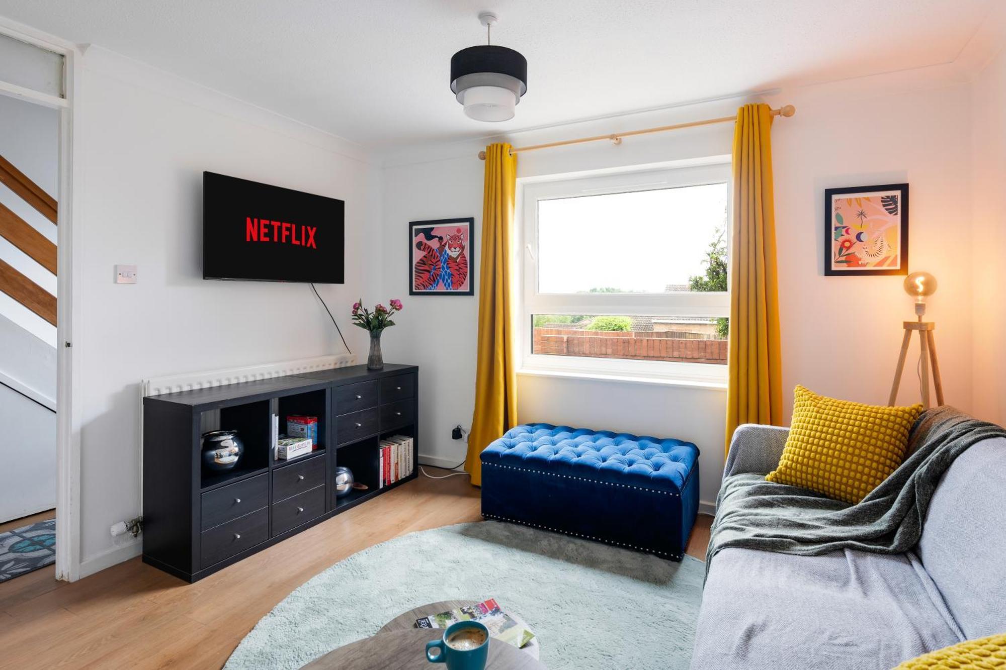 Holiday home Private 2bed-parking-sleeps5-by Fabaccommodation *