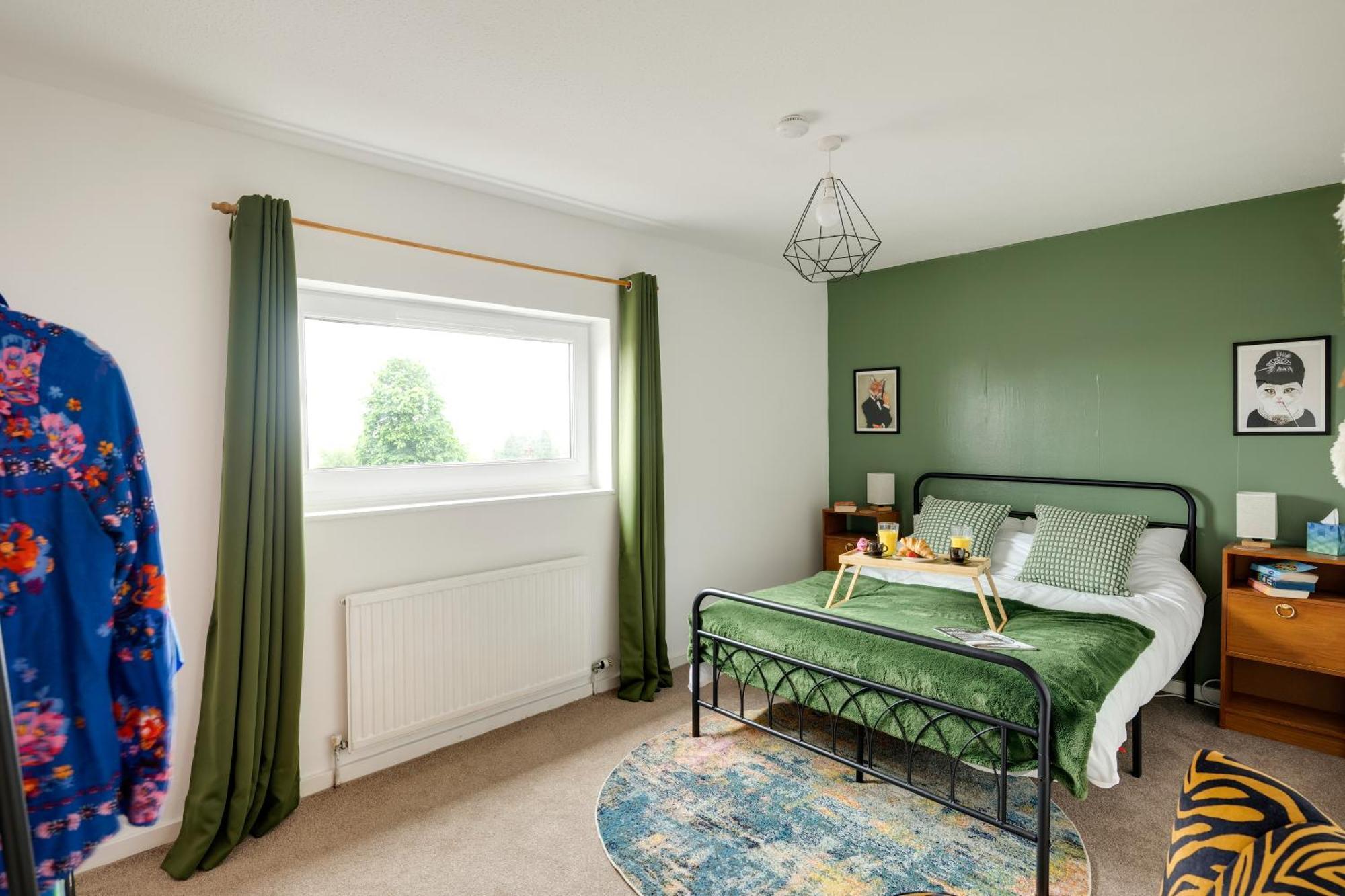 Private 2bed-parking-sleeps5-by Fabaccommodation *