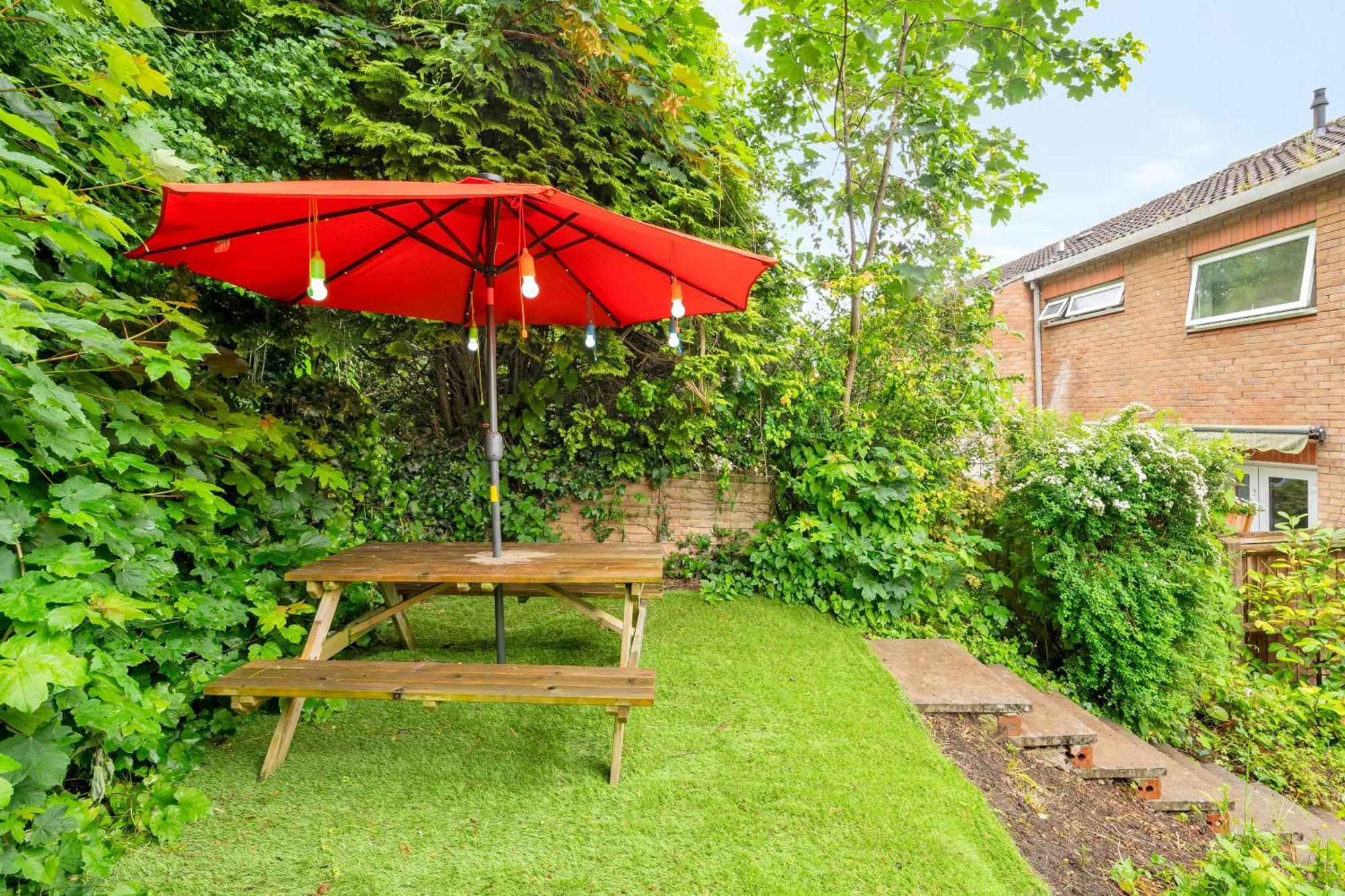 Private 2bed-parking-sleeps5-by Fabaccommodation *